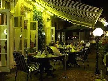 Akzent Tietmeyer & Cross Side מלון