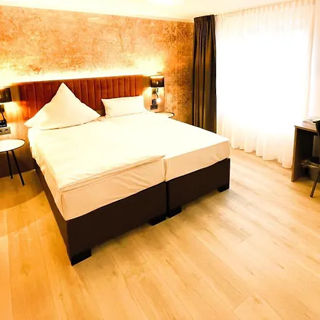 מלון Akzent Tietmeyer & Cross Side 4*