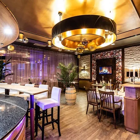 Akzent Tietmeyer & Cross Side מלון