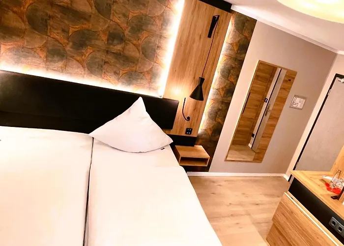 Hotel Akzent Tietmeyer & Cross Side 4*