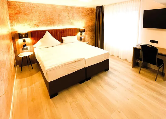 Hotel Akzent Tietmeyer & Cross Side 4*