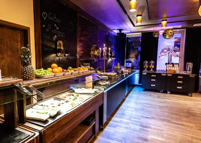 Hotel Akzent Tietmeyer & Cross Side 4*